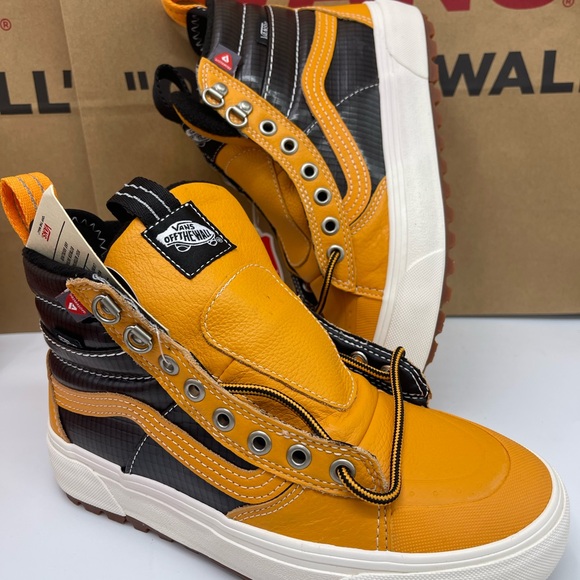 Vans Men’s Sk8-Hi Mte 2.0 Dx(Mte) Apricot/Black Boots VN0A4P3I2NF All Weather
